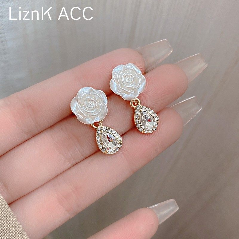 甜美山茶花耳环2024年新款时尚潮耳钉小众设计高级感水滴耳坠女