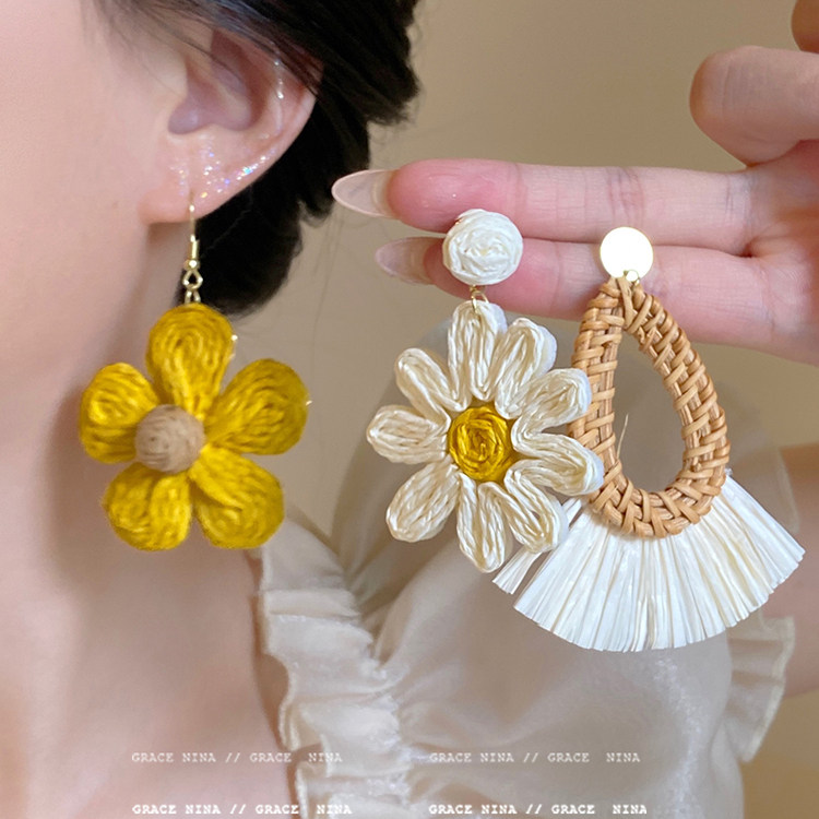 海滩度假风！法式编织花朵耳环女小众独特2025新款耳钉显脸瘦耳饰