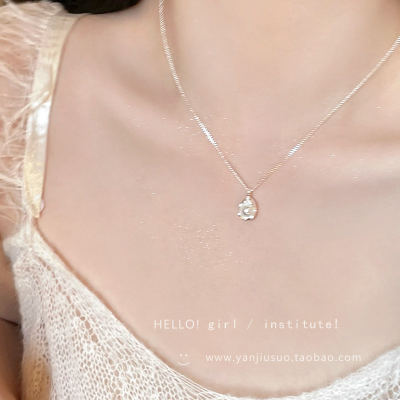 巴洛克珠珠项链2025新款爆款轻奢小众配饰锁骨链女法式高级感颈链