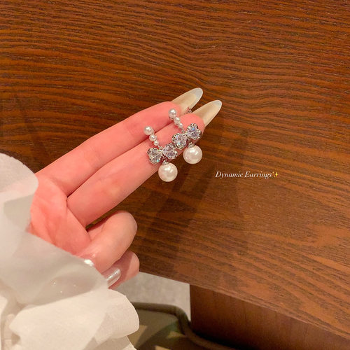 爆款蝴蝶结珠珠耳环女高级感2024年轻奢气质大气耳饰独特耳钉耳坠