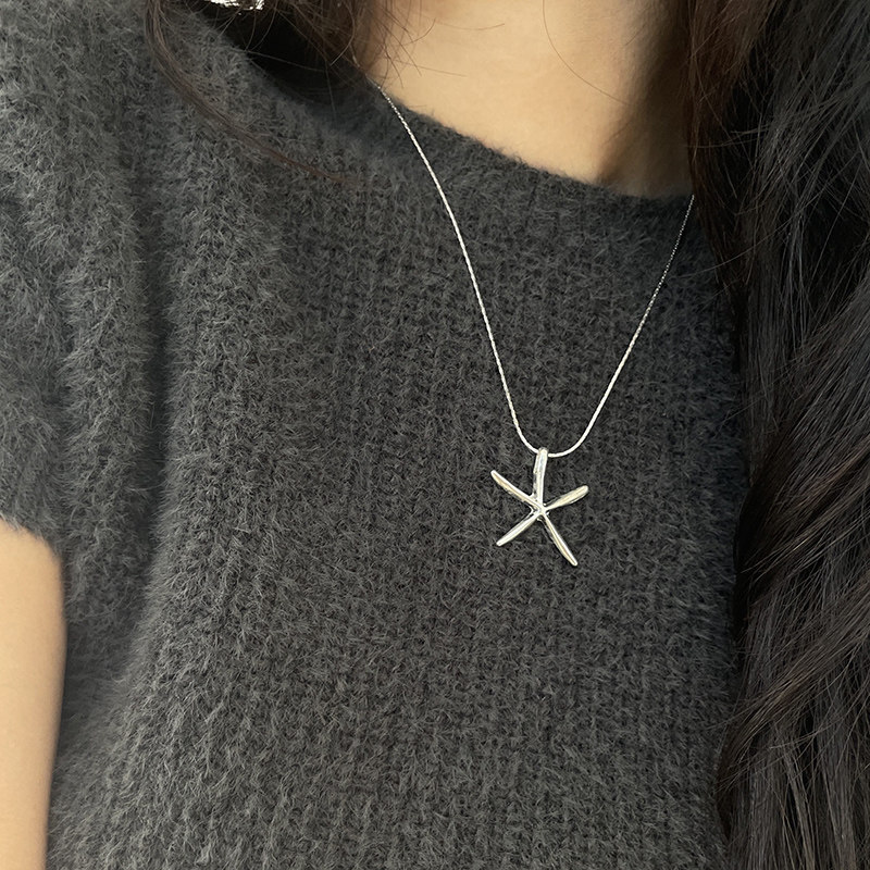 y2k辣妹~海星星花朵吊坠项链女高级感小众毛衣链长款夸张挂脖配饰