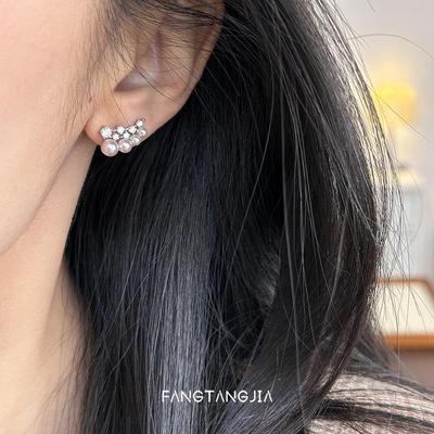 小众独特仿锆石珍珠弧形耳环2025新款爆款耳钉轻奢高级感气质大气