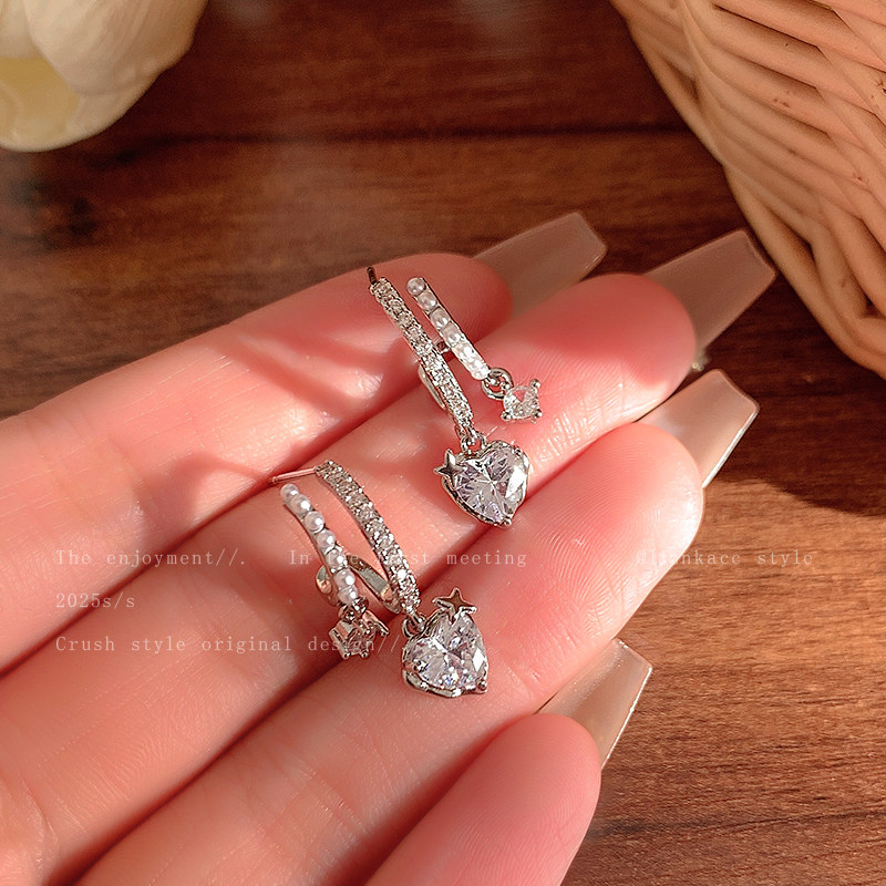 韩系精致闪钻锆石爱心耳环女轻奢小众高级感珍珠耳钉桃心耳坠耳饰