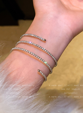 高级感银色多层水晶手镯子女款素圈手镯手链轻奢小众手环弹力饰品