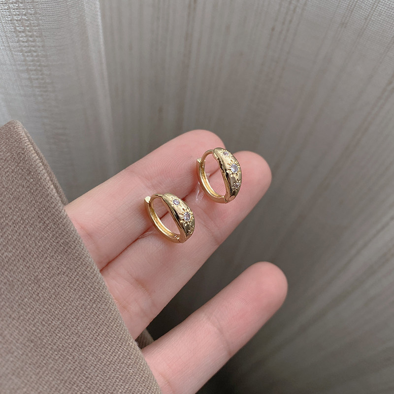 闪亮小太阳耳圈小众简约基础款耳扣精致复古太阳花耳环2025年新款