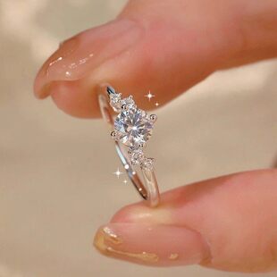 爆闪莫桑排钻戒指女2026新款爆款轻奢高级感求婚高端锆石食指戒环