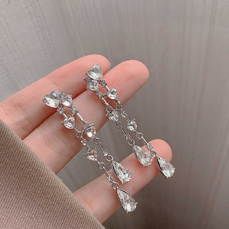 镶钻爱心闪锆水滴流苏耳环女轻奢小众高级感耳饰耳钉无耳洞耳夹