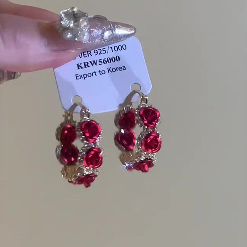 「临期心动」法式微镶玫瑰耳环女红色超闪2025新款本命年轻奢耳饰