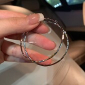 港风夸张大圈圈耳环名媛小众设计感高级耳圈银色耳饰2024年新款 潮