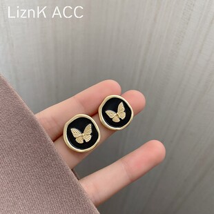 黑色圆形蝴蝶耳钉2022年新款 潮独特小众设计感耳环女夏季