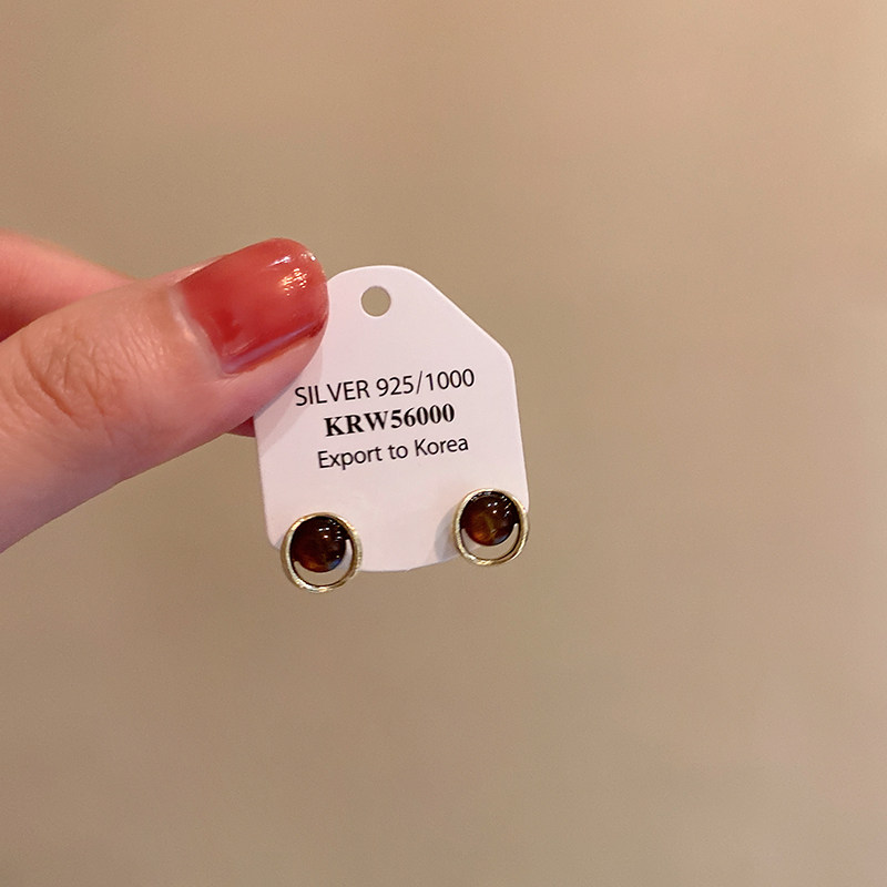 秋冬复古港风虎眼石耳钉女2025新款高级感独特耳环小众设计耳饰品