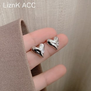 潮 轻奢极简风爱心锆石耳钉女小众设计感小巧精致耳环2023新款
