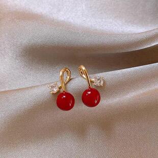 红色相思豆镶钻耳钉精致小巧高级感耳环女气质百搭轻奢小众耳饰品
