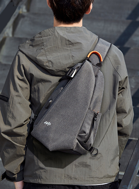 斜挎包男潮牌胸包街头跨包包休闲跨肩多功能小背包斜背单肩男士包