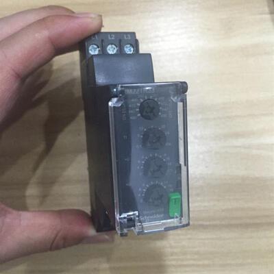 RM22TR33 相序继电器 全新无包装 原装现货一个