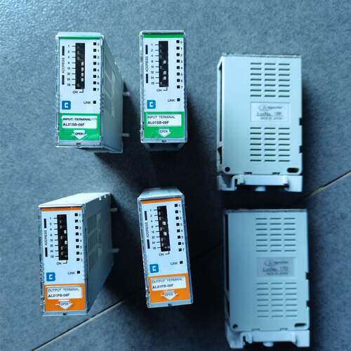 * AL01SB-08F AL01PB-08F  PLC扩展模块 原装二手现货