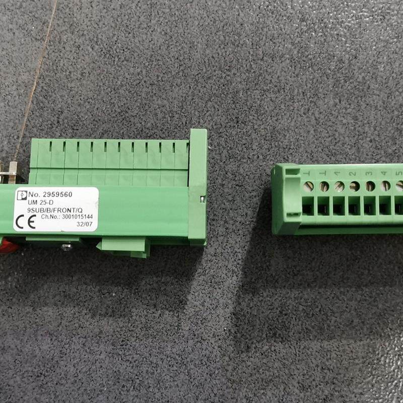 UM 25-D 9SUB/B/FRONT/Q 2959560  二手现货