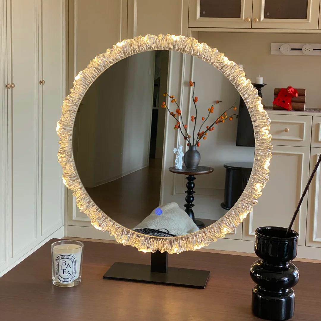 日本进口轻奢化妆镜亚克力LED带灯梳妆镜梳妆台桌面发光圆形镜子