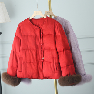 红色新中式国风无领羽绒服女2026冬新款毛领拼接可拆卸袖子外套