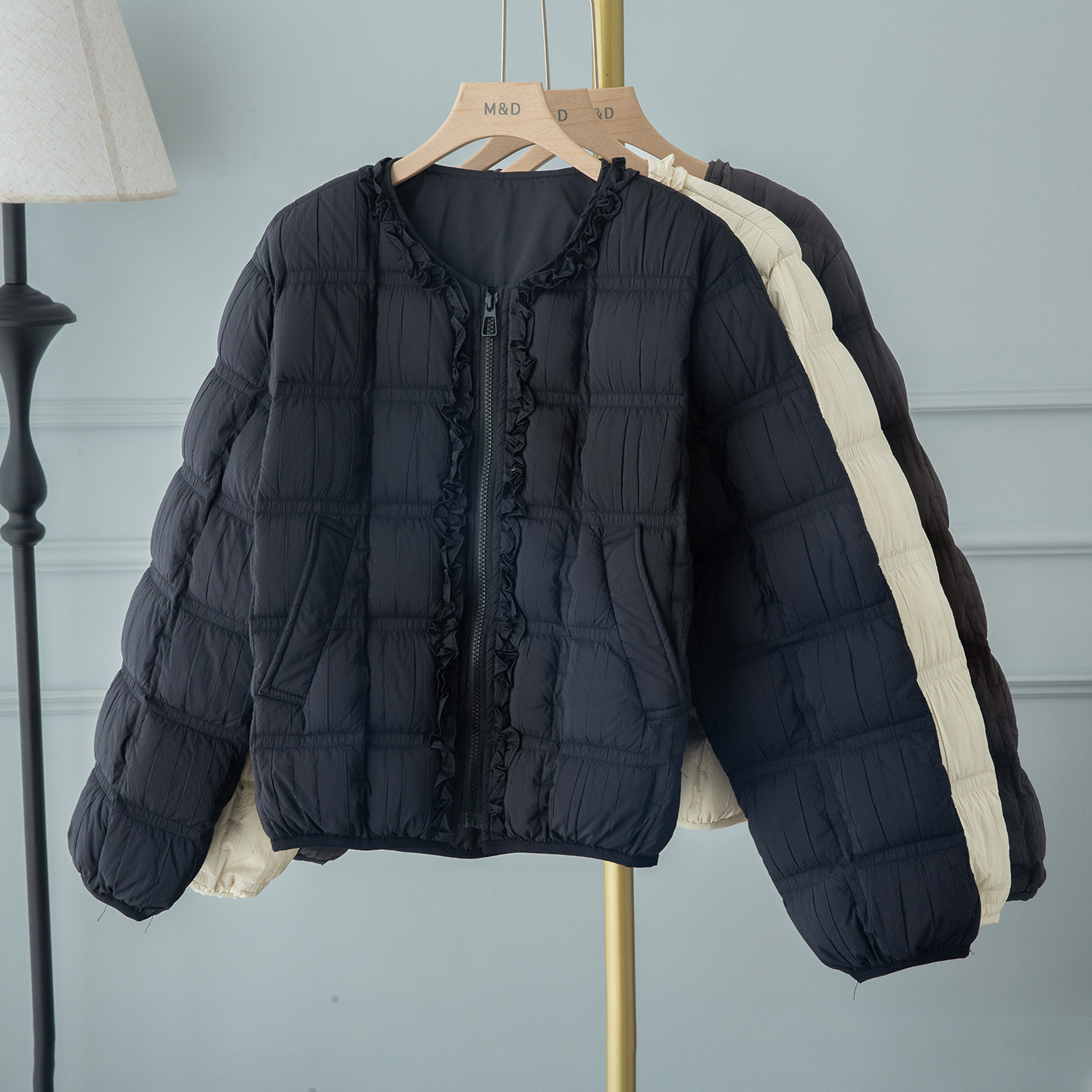 黑色圆领木耳边白鸭绒羽绒服女2026冬季新款小个子加厚保暖短外套,女装/女士精品,羽绒服,淘宝优惠券,粉丝福利购,淘宝优惠卷