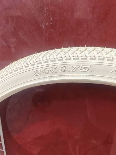 米黄色轮胎24X1.75自行车外胎47-507老式单车24*175通勤车胎24寸