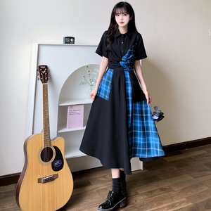 RM13685#大码女装甜酷连衣裙胖mm松紧绑带收腰不规则蓝黑格子裙设计裙子夏