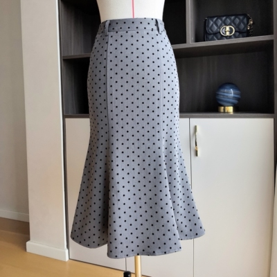 凌家手作2026夏季新款女装灰色波点半身裙女显瘦包臀裙春款鱼尾裙