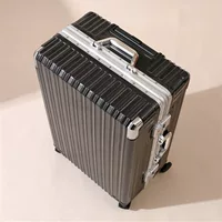 Черная странная алюминиевая рама