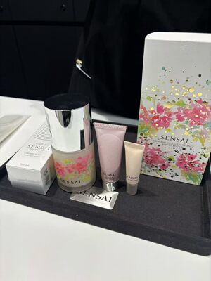 预~日本sensai 颈霜新款套盒送20ml护手霜送5ml 唇部精华 4/1发售