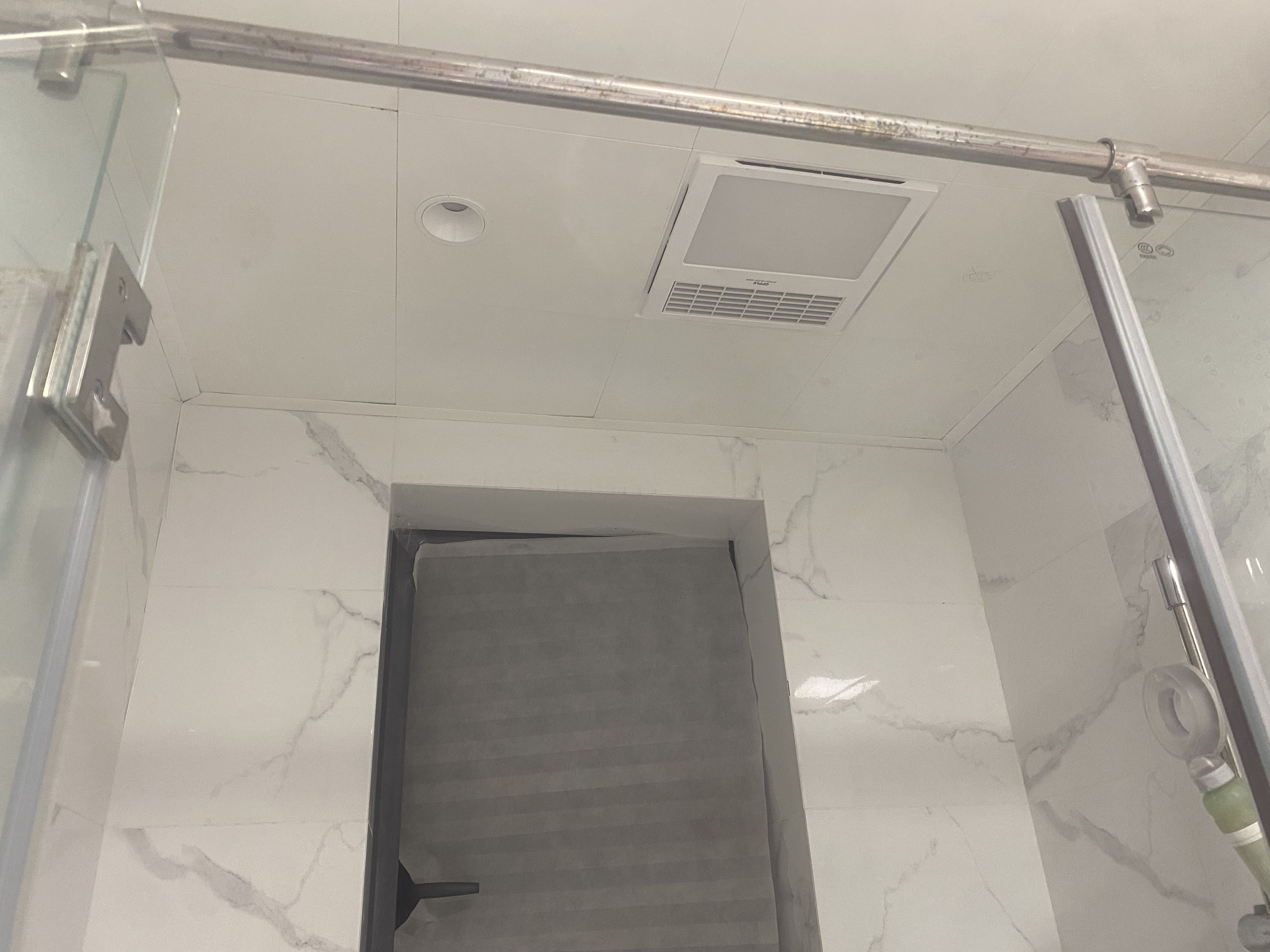 全成都上门卫生间铝扣板灯具安装，筒灯安装，氛围灯灯光改造