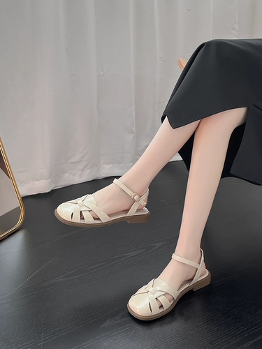 Август Lion Deng Roman Sandal