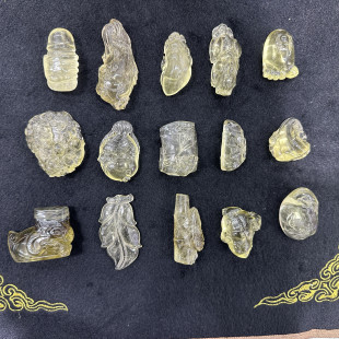 利比亚黄金玻璃陨石雕刻貔貅吉祥物生肖四水归源摆件吊坠本命新款