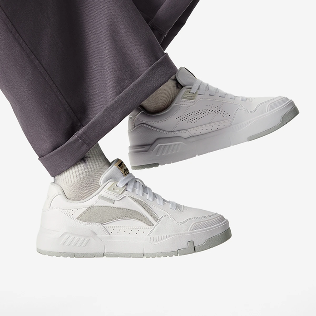 李宁女子冬季新款小白鞋