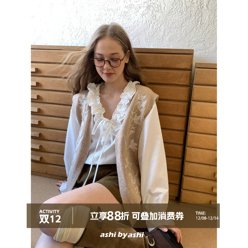 大于诗集 本期bi入 法式复古20羊毛刺绣针织马甲V领叠穿毛衣开衫