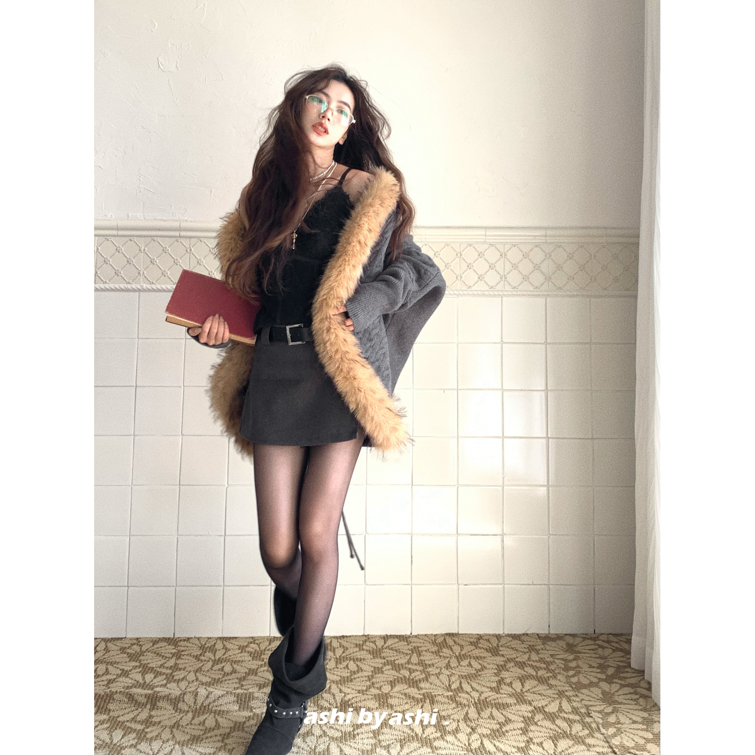 【11/24新品21点前七折】摩登旅人 毛毛拼接后背抽绳毛衣披肩外套