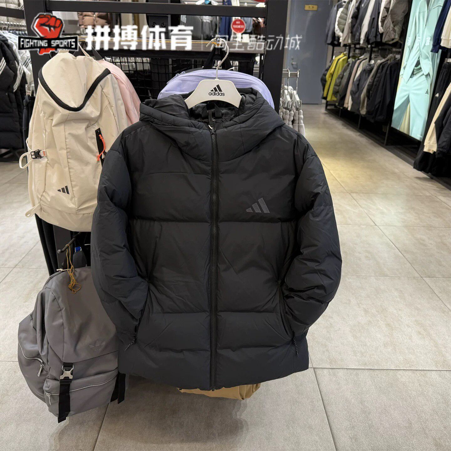 阿迪达斯男士黑色连帽羽绒服保暖防风轻户外面包服冬装JV6187