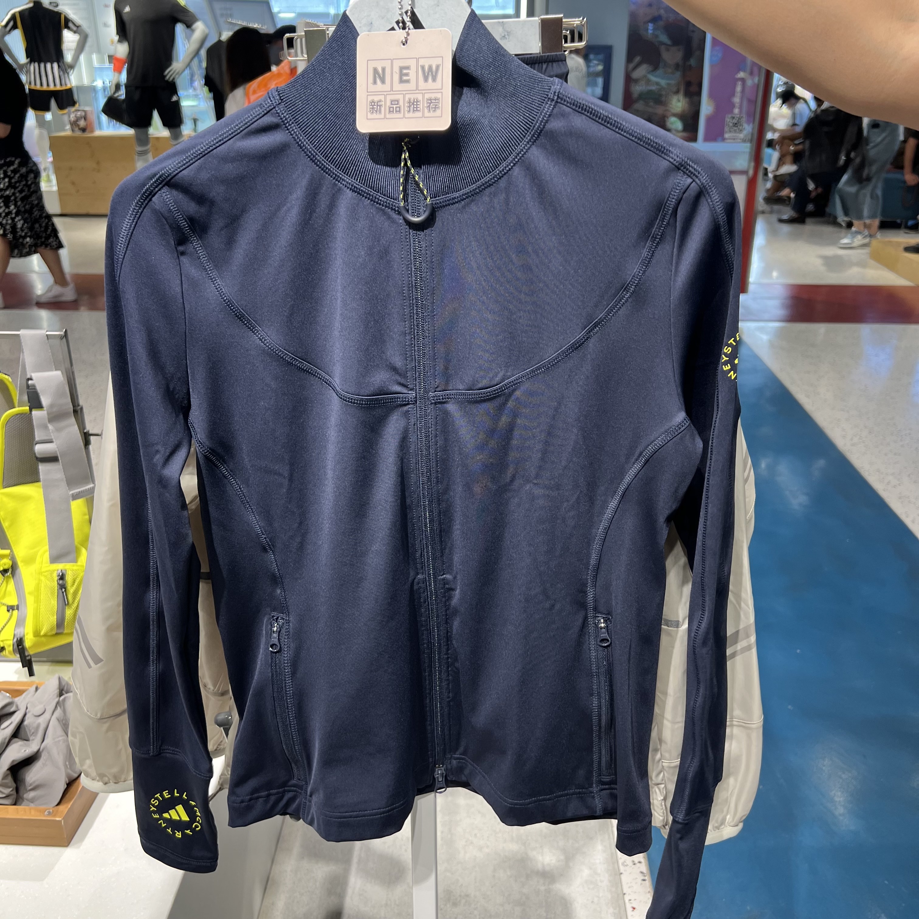 育Adidas阿迪达斯速干女子外套