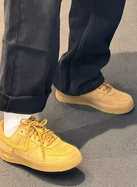 耐克空军一号小麦色麂皮男板鞋
