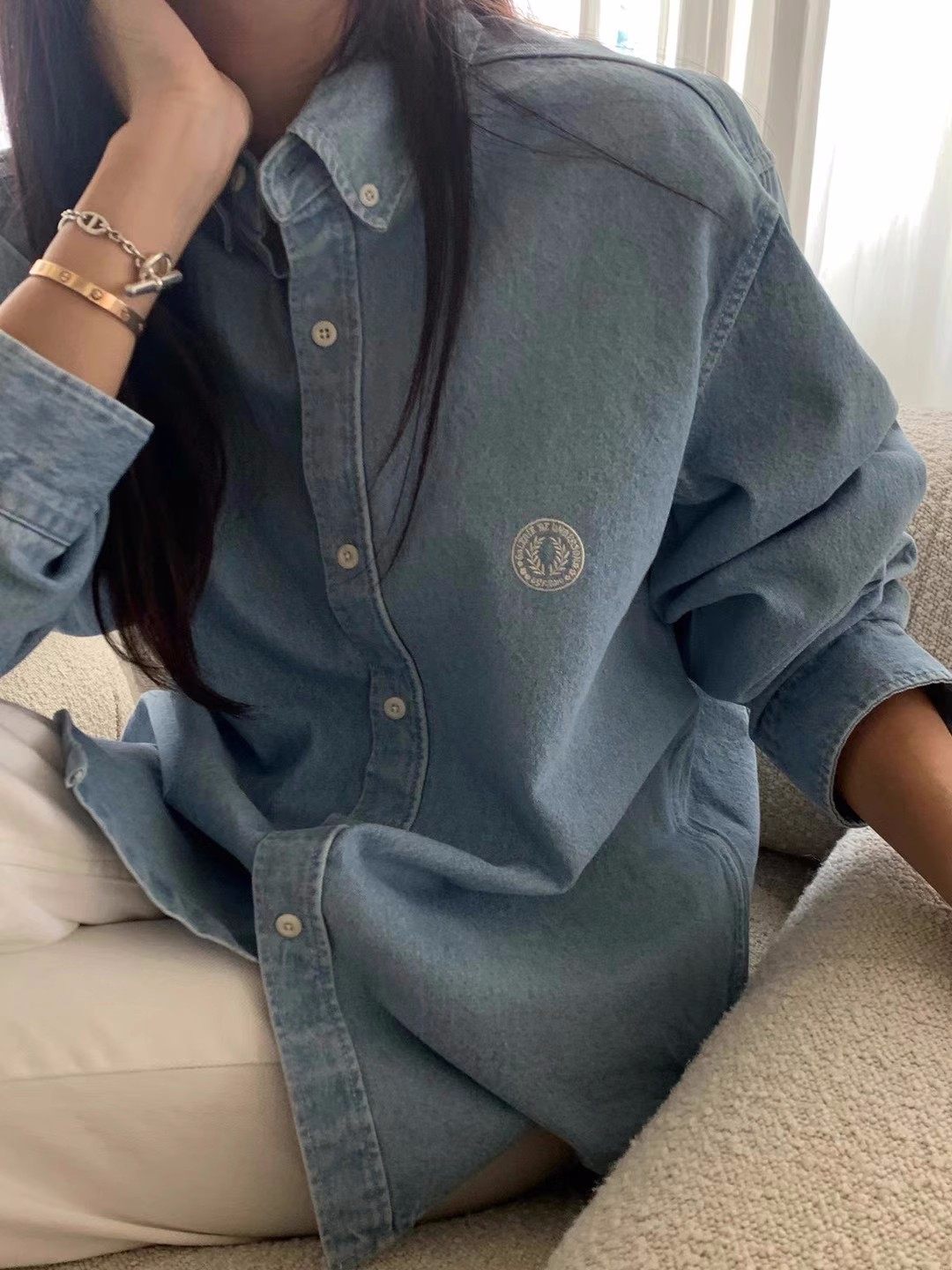 现韩国东大门代购underson女2023秋冬新时尚圆标宽松牛仔长袖衬衫