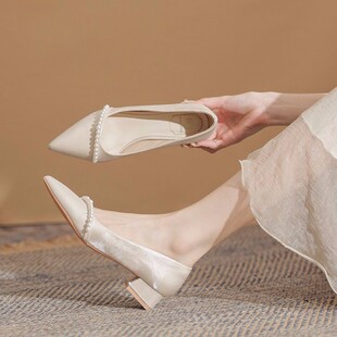 法式单鞋女2025年春季低跟尖头伴娘鞋不累脚高跟鞋气质婚鞋新娘鞋