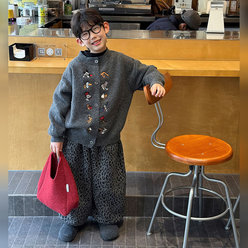 男童毛衣2025新款韩版儿童洋气秋冬加厚慵懒风针织开衫男孩外套潮