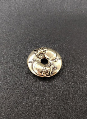 复古典藏国风艺术黄铜摆件古法手工匠作双面实心牛扭转乾坤吊坠挂