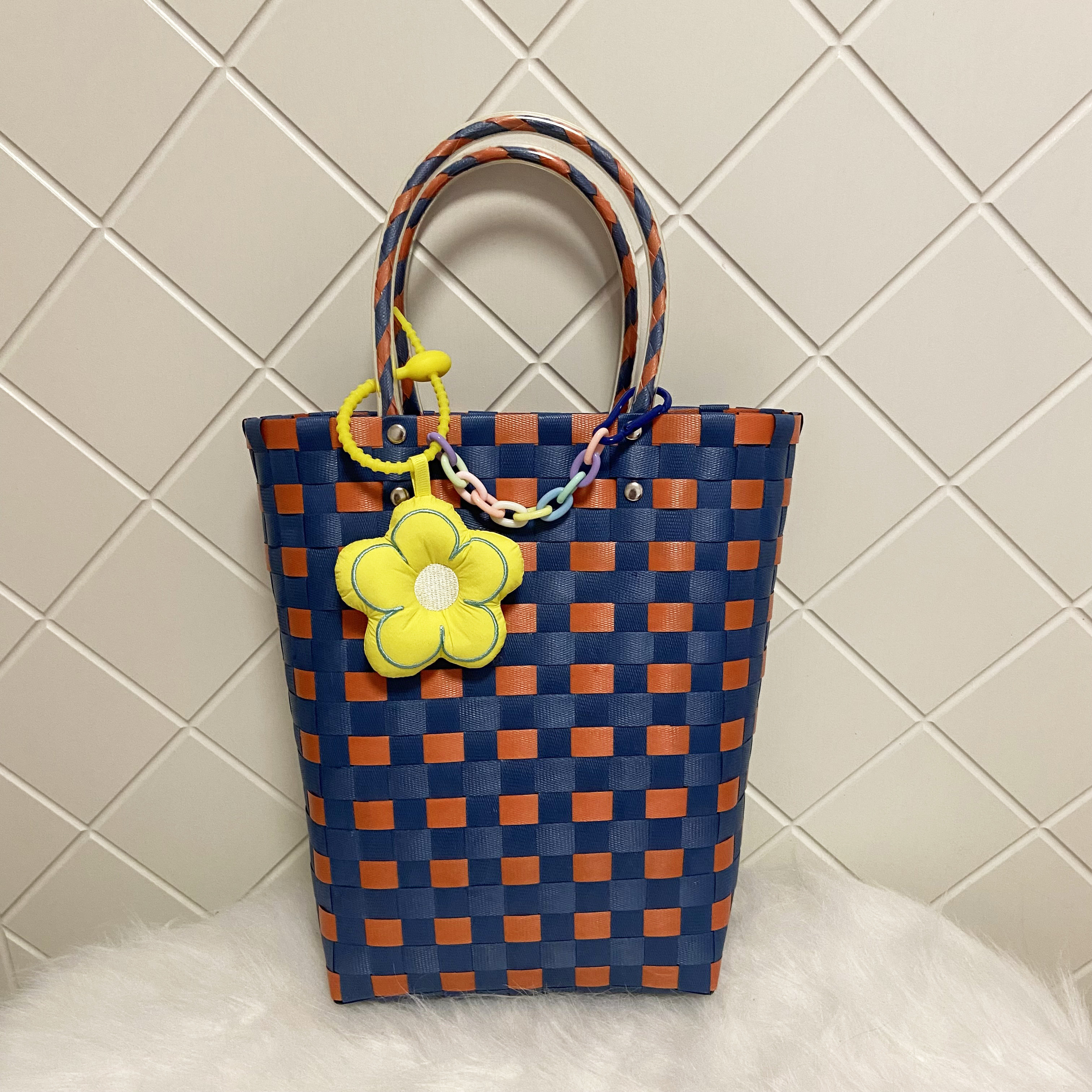 新款手工编织菜篮子包手提礼品收纳袋可爱彩色清新格子塑料编织篮