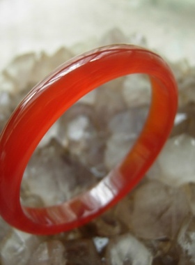 秀气风红玛瑙礼物玉髓手镯