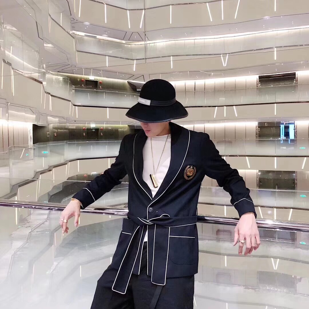 春秋季男刺绣修身发型师美发造型松弛感镶白边系腰带外套西服9035