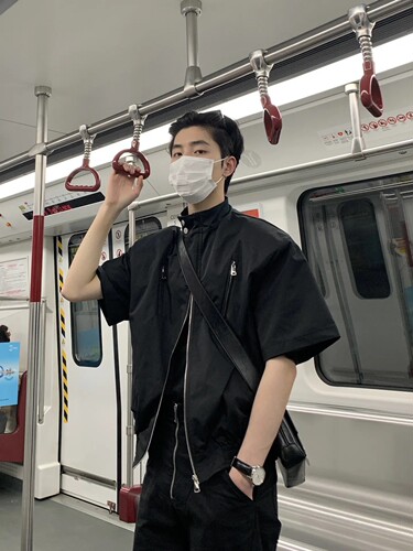 短袖多拉链夹克衬衫发型师