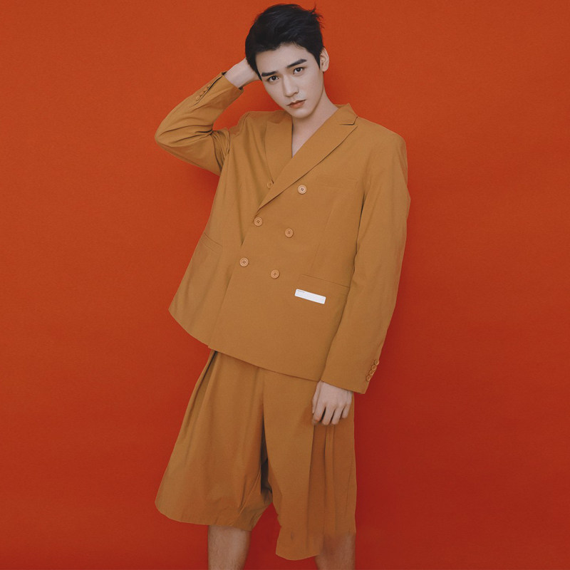 龚俊网红明星同款夏季休闲宽松走秀小鲜肉发型师西服短裤套装1051