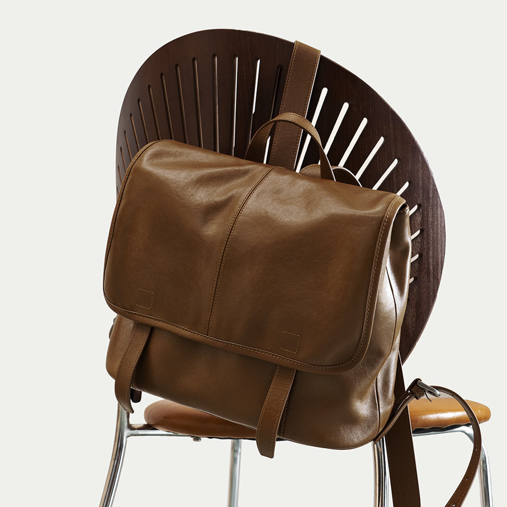 女式包包通勤双肩包真皮棕色百搭后植鞣皮休闲背包出游旅行包翻盖