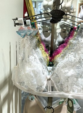 超薄透气时尚性感三角杯文胸罩