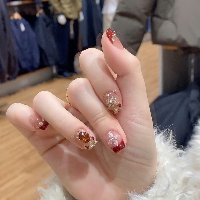 秋冬新款高颜值手工穿戴甲高级感时尚红色法式金秋猫眼显白美甲